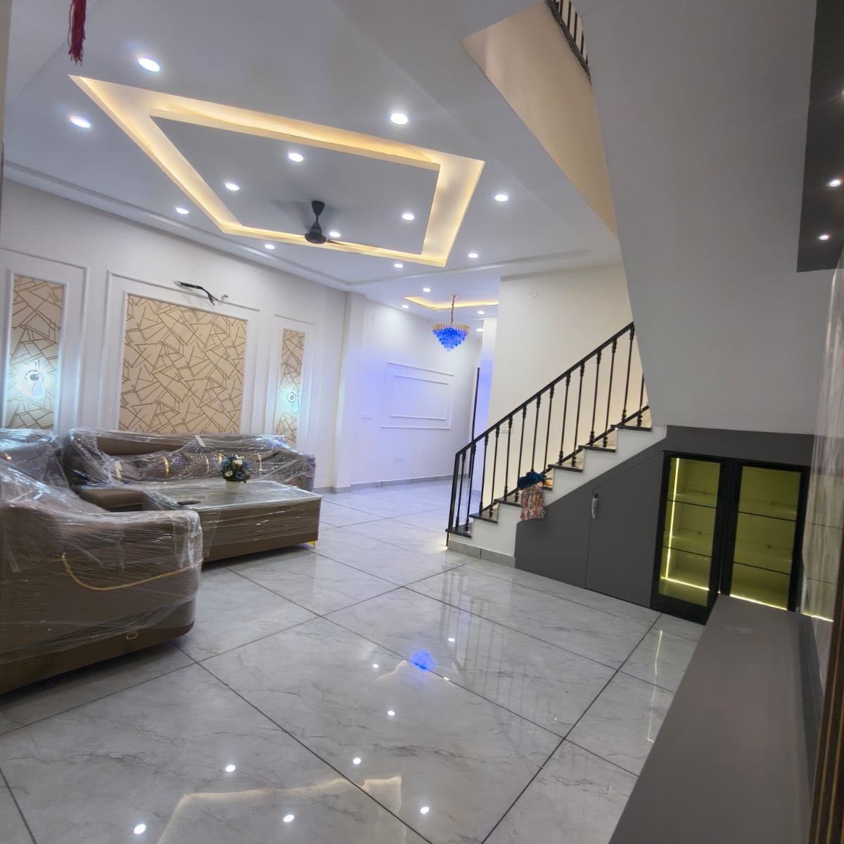 Manoj  PODDAR  P.O.P CONTRACTOR